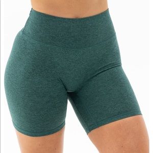 2 pairs P’Tula The Bare II Short 6”